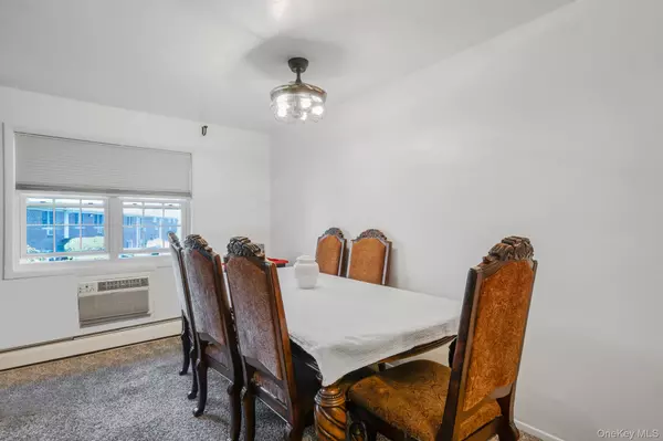 Port Jefferson Station, NY 11776,460 Old Town RD #2J