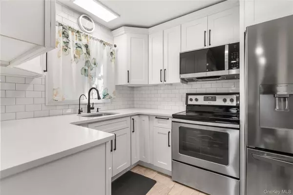 South Setauket, NY 11720,68 A Oneida AVE