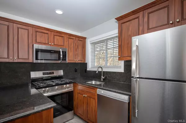 Port Jefferson, NY 11777,1-4B Presidents DR #1-4B