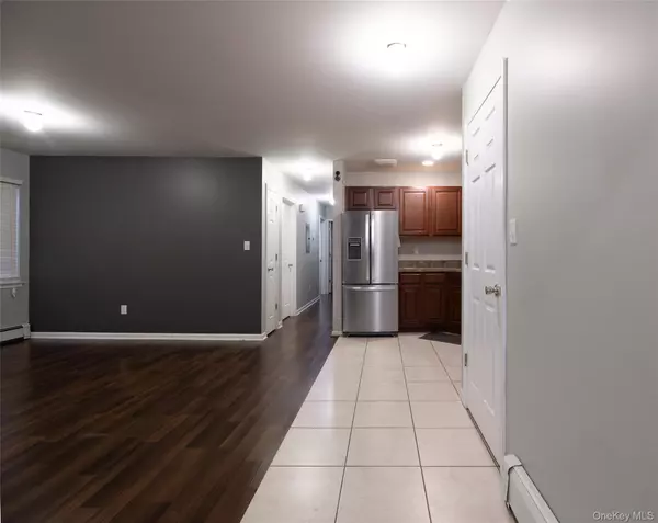 Arverne, NY 11692,6221 Almeda AVE #1