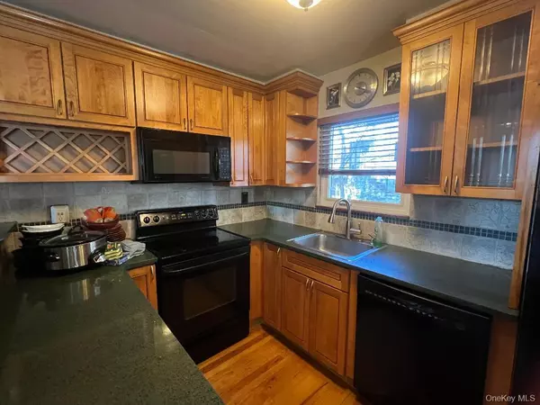 Brewster, NY 10509,10 Green Acres LN