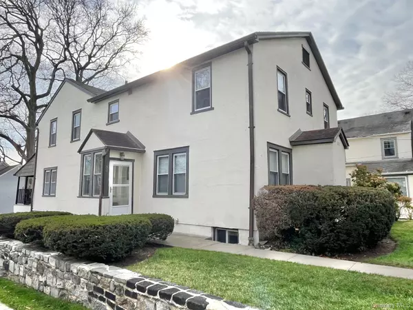 Larchmont, NY 10538,93 Myrtle BLVD #2