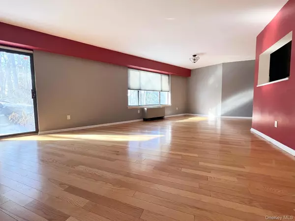 Scarsdale, NY 10583,24 Ray PL #1-4