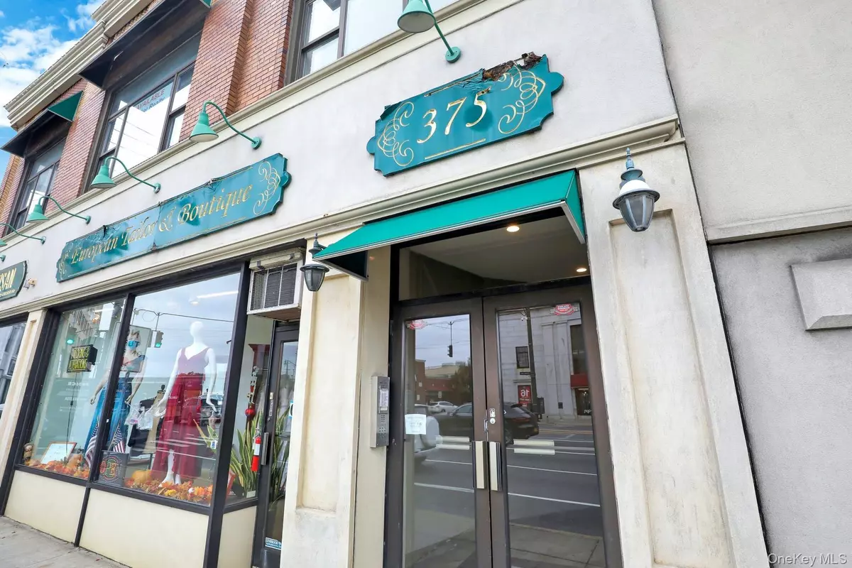 Lynbrook, NY 11563,375 Sunrise HWY #1