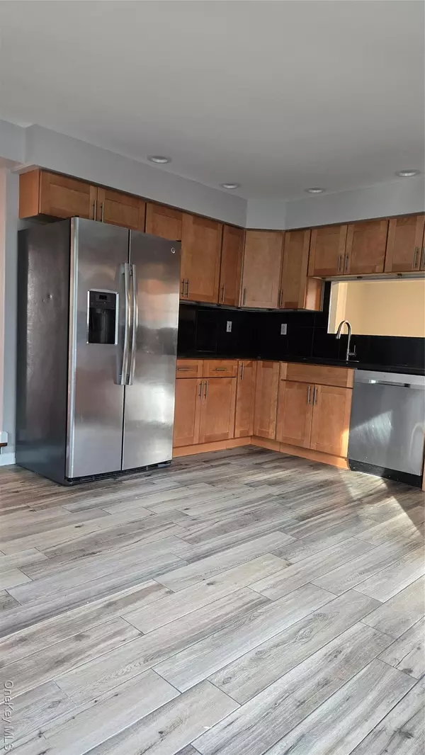 Huntington Station, NY 11746,37 E Rogues PATH