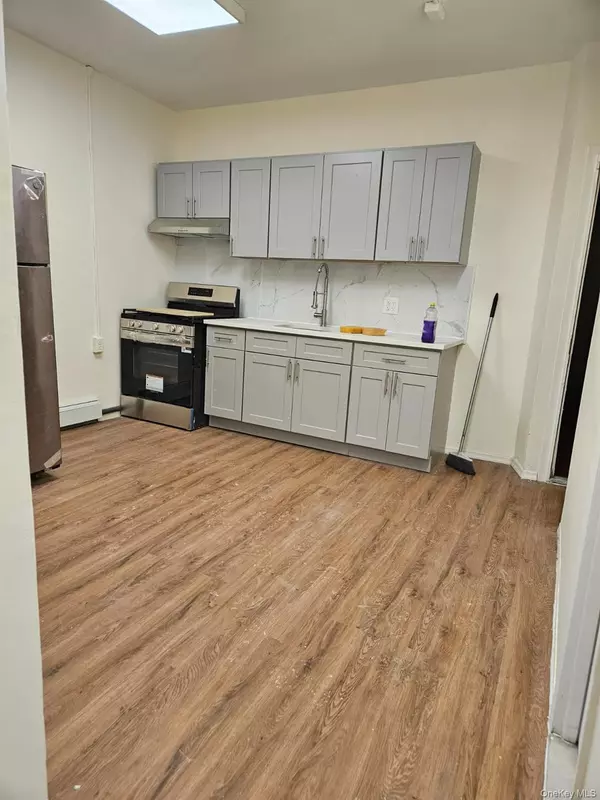 Richmond Hill, NY 11418,11710 Jamaica AVE