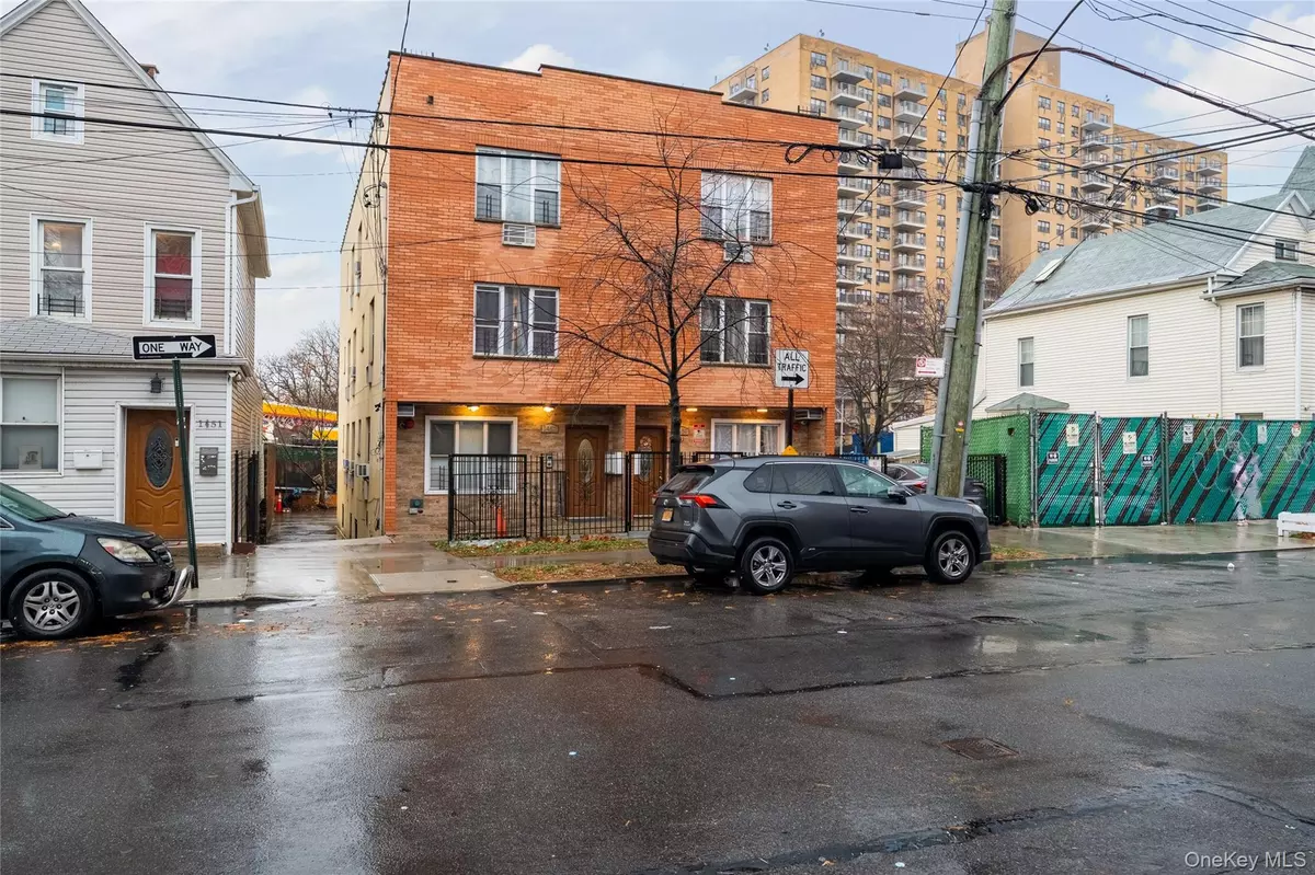 Bronx, NY 10460,1459 Rosedale AVE #4