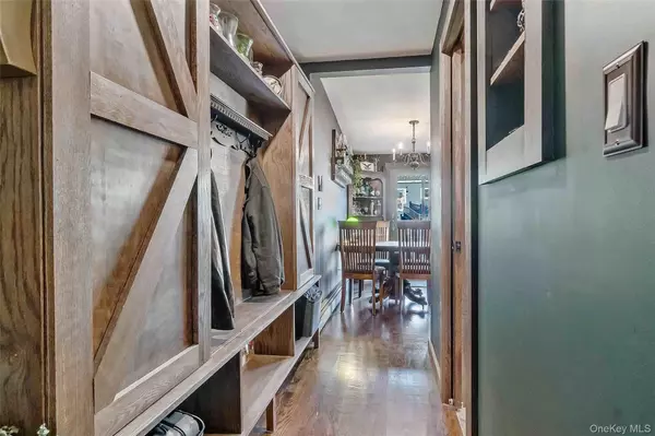 Broad Channel, NY 11693,27 W 11th RD