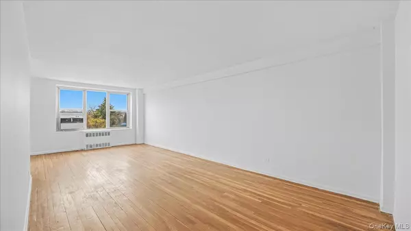 Bayside, NY 11360,210-15 23rd AVE #3F