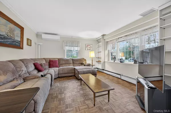 Huntington, NY 11743,1 Tracy DR