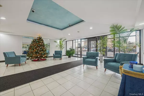 Long Beach, NY 11561,855 E Broadway #4G