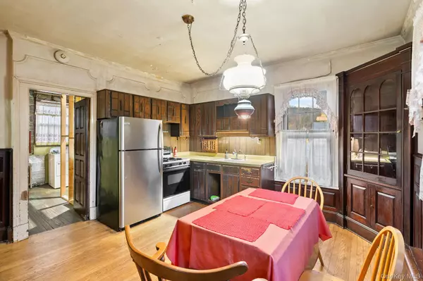 Port Jervis, NY 12771,54 Kingston AVE