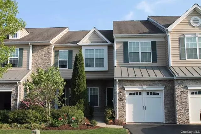 Fishkill, NY 12524,955 Huntington DR