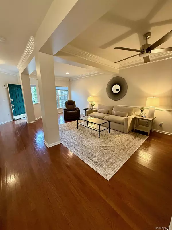 Fishkill, NY 12524,955 Huntington DR