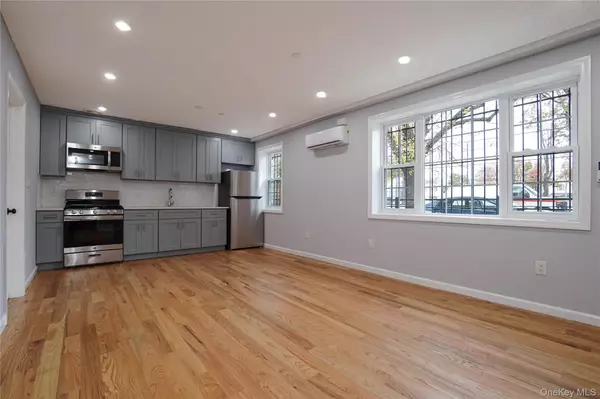 Glendale, NY 11385,7036 70th ST