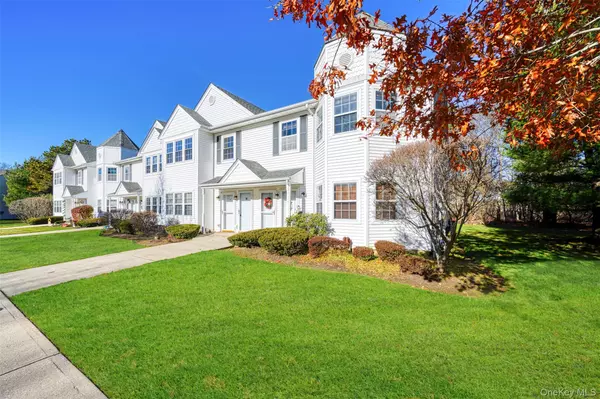 Medford, NY 11763,48 Victorian LN