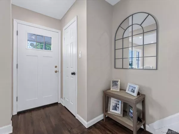 Richmond Hill S., NY 11419,10514 Van Wyck EXPY