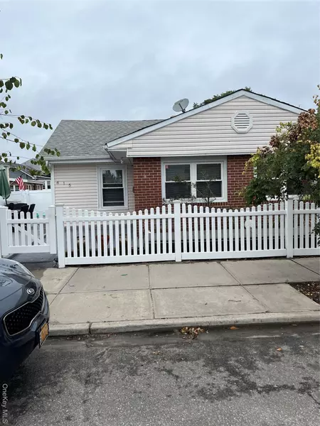 615 W Walnut ST, Long Beach, NY 11561