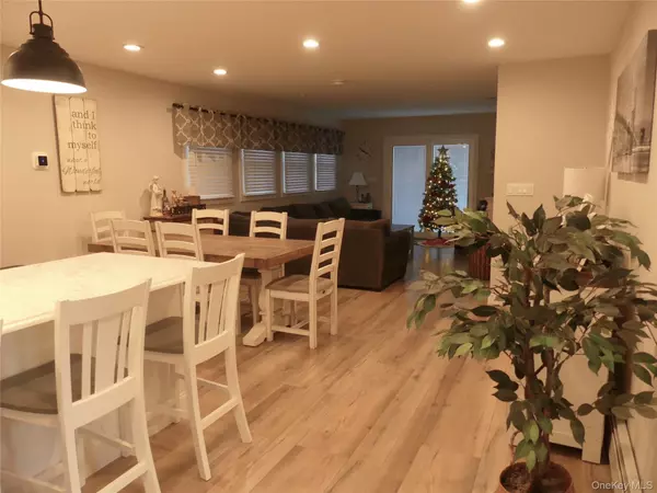 Babylon, NY 11702,108 Pilcher ST