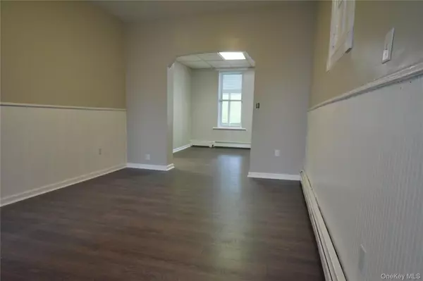 Chester, NY 10918,12 Railroad AVE #Floor 2