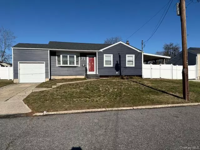 Brentwood, NY 11717,71 Carroll ST