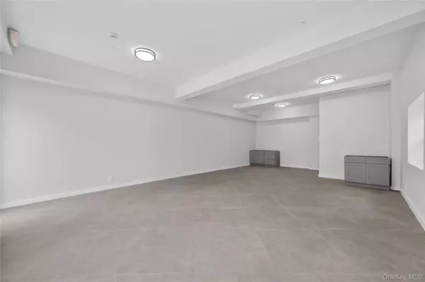 Brewster, NY 10509,99 Main ST