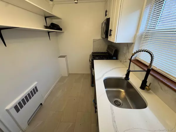 Tarrytown, NY 10591,320 S Broadway #N9