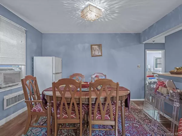 Elmont, NY 11003,206 Hunnewell AVE