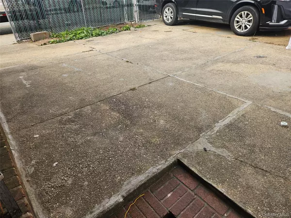 Brooklyn, NY 11208,699 Conduit BLVD