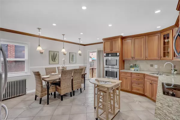 Uniondale, NY 11553,781 Union DR