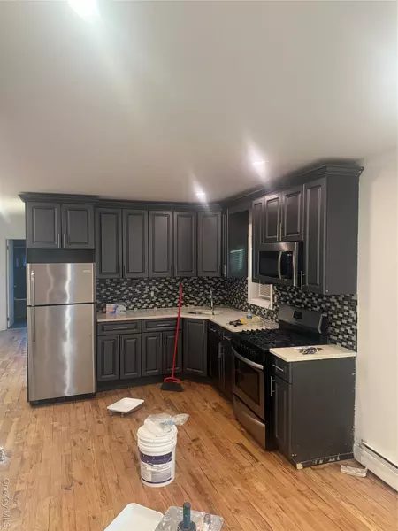 28 Clinton AVE #2 nd Fl, Hempstead, NY 11096