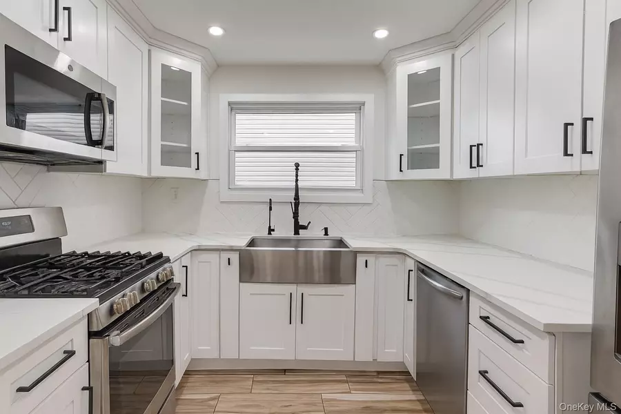 195 Meagher AVE #1, Bronx, NY 10465