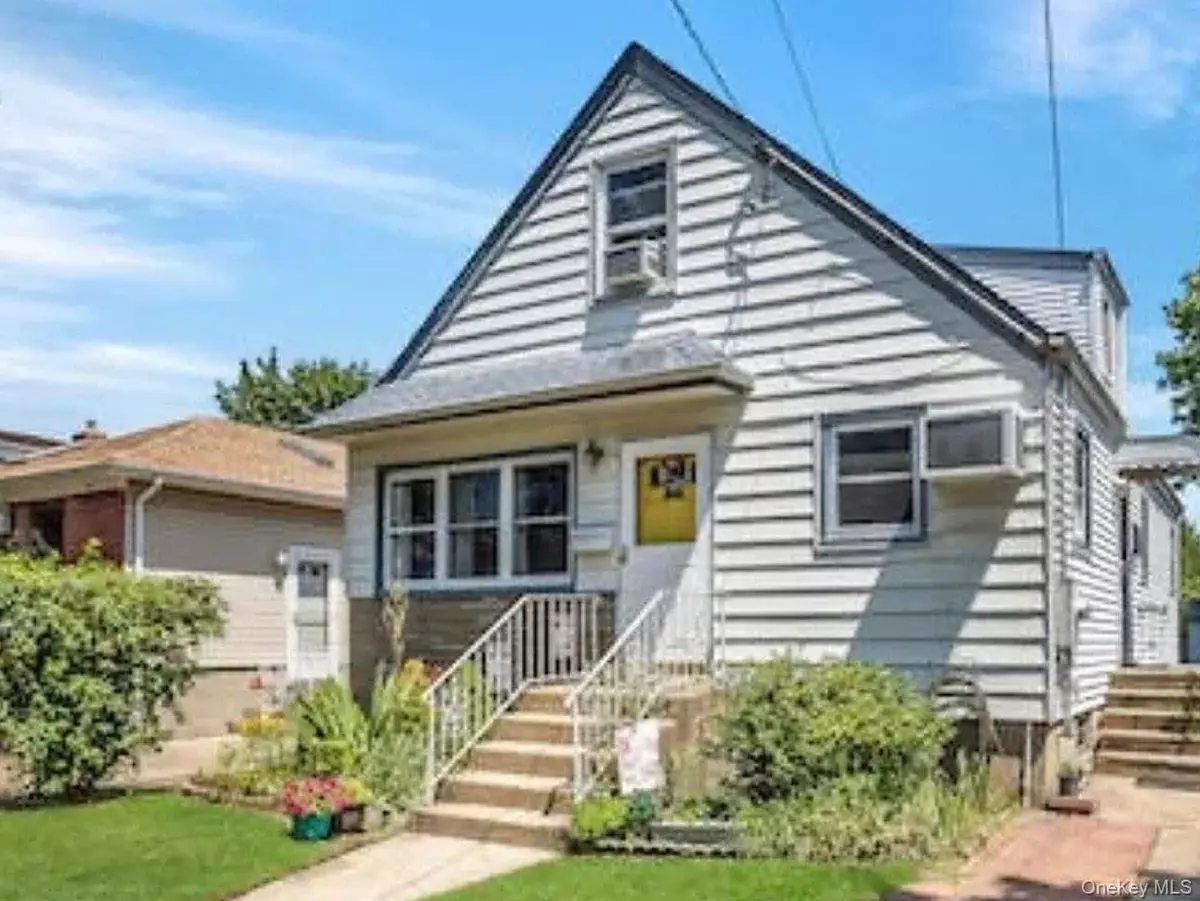 Valley Stream, NY 11580,135 Casper ST