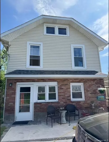 25 Auburn AVE #1, Bay Shore, NY 11706