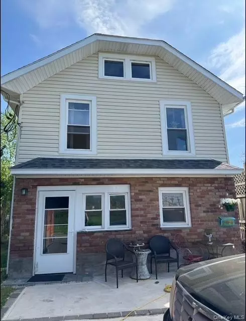 25 Auburn AVE #1, Bay Shore, NY 11706