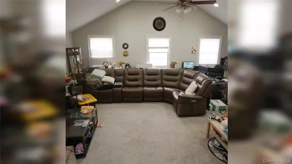 West Babylon, NY 11704,839 7th ST