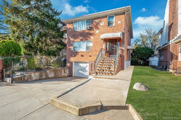 15007 85th DR, Briarwood, NY 11432