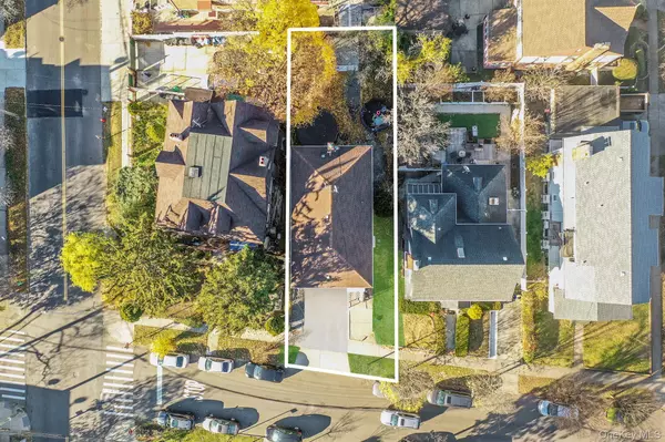 Briarwood, NY 11432,15007 85th DR