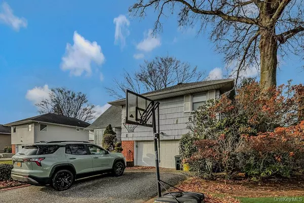 Syosset, NY 11791,75 Melanie LN