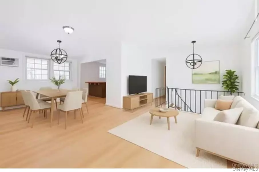 East Setauket, NY 11733