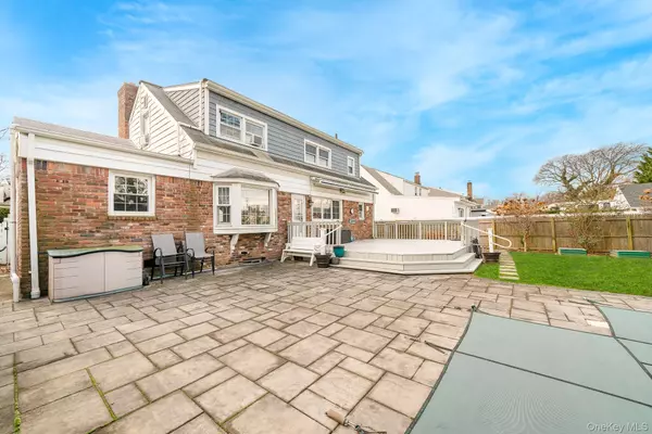 Seaford, NY 11783,3861 Wilburne AVE