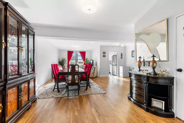 Bronx, NY 10463,525 W 235th ST #7E