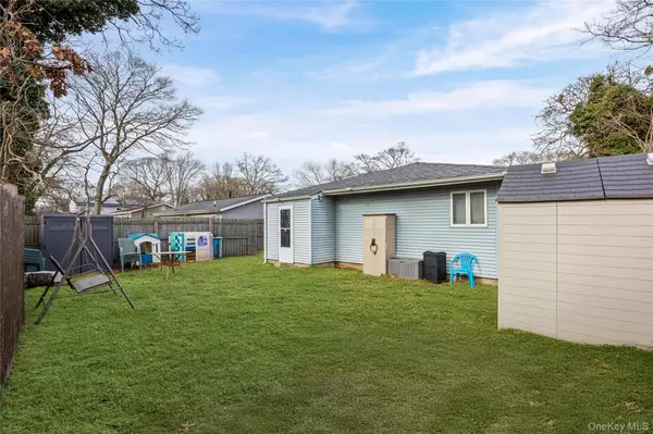 Shirley, NY 11967,40 Fairview DR