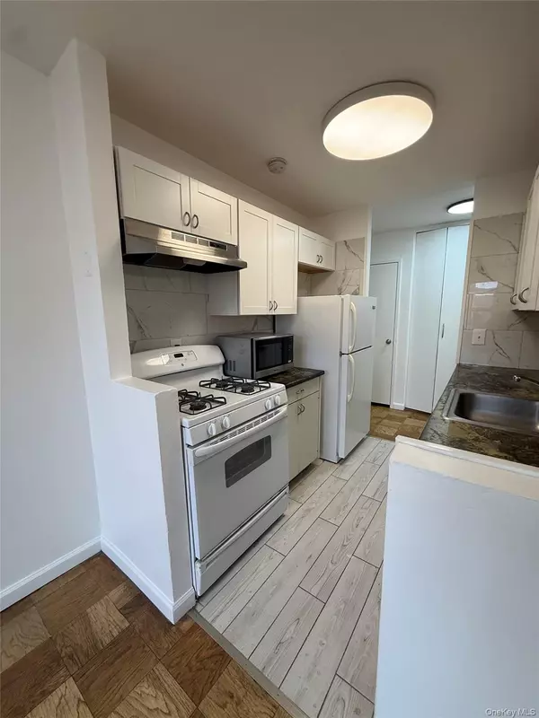 White Plains, NY 10603,16 Lake ST #7B