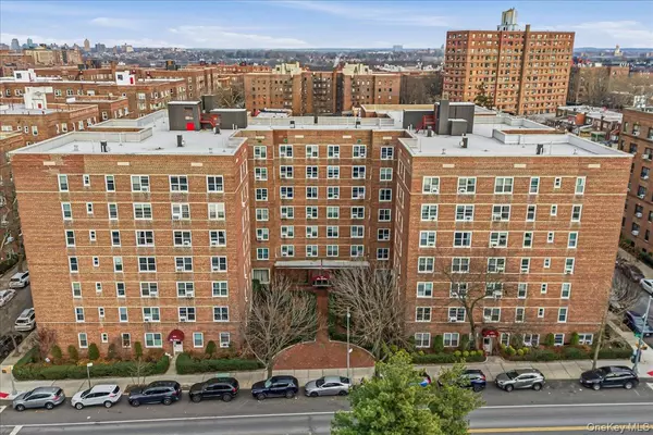64-11 99 ST #414, Rego Park, NY 11374