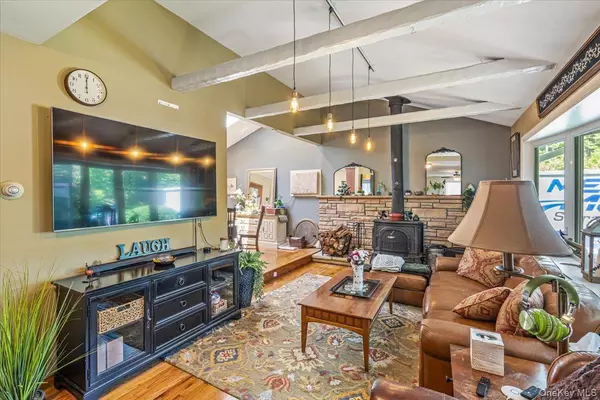 East Northport, NY 11731,54A Upland DR #A