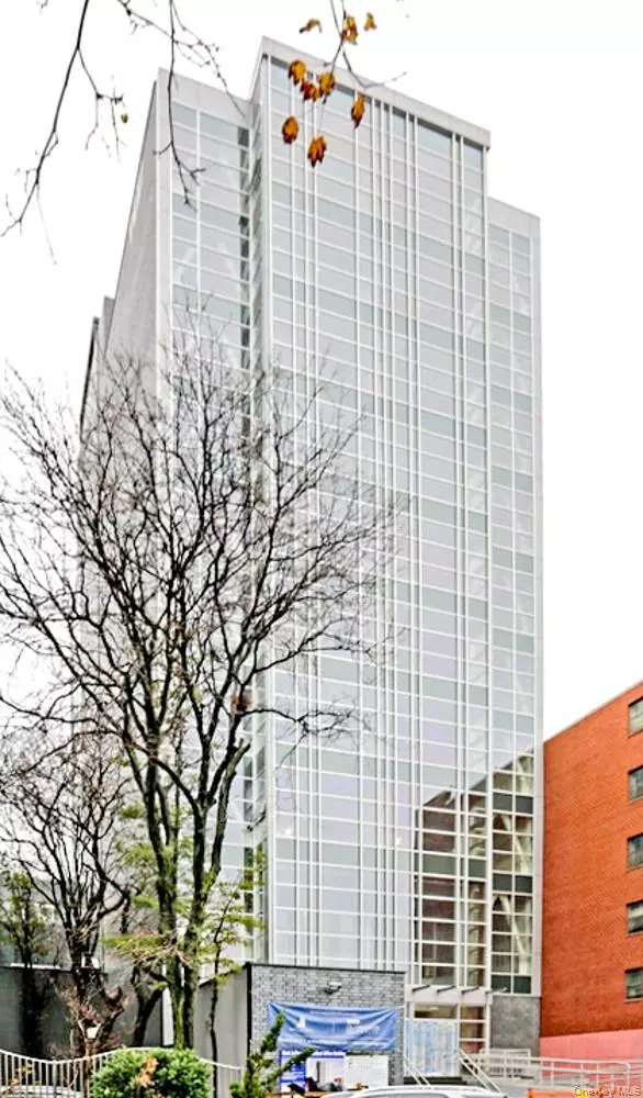 136-33 37th AVE #8C, Flushing, NY 11354