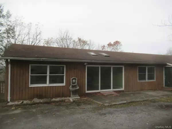 Mahopac, NY 10541,64 Hillside View RD