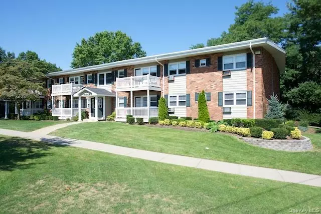 Riverhead, NY 11901,1355 Roanoke AVE #12RF