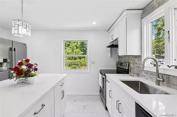 Shirley, NY 11967,46 Saint George DR